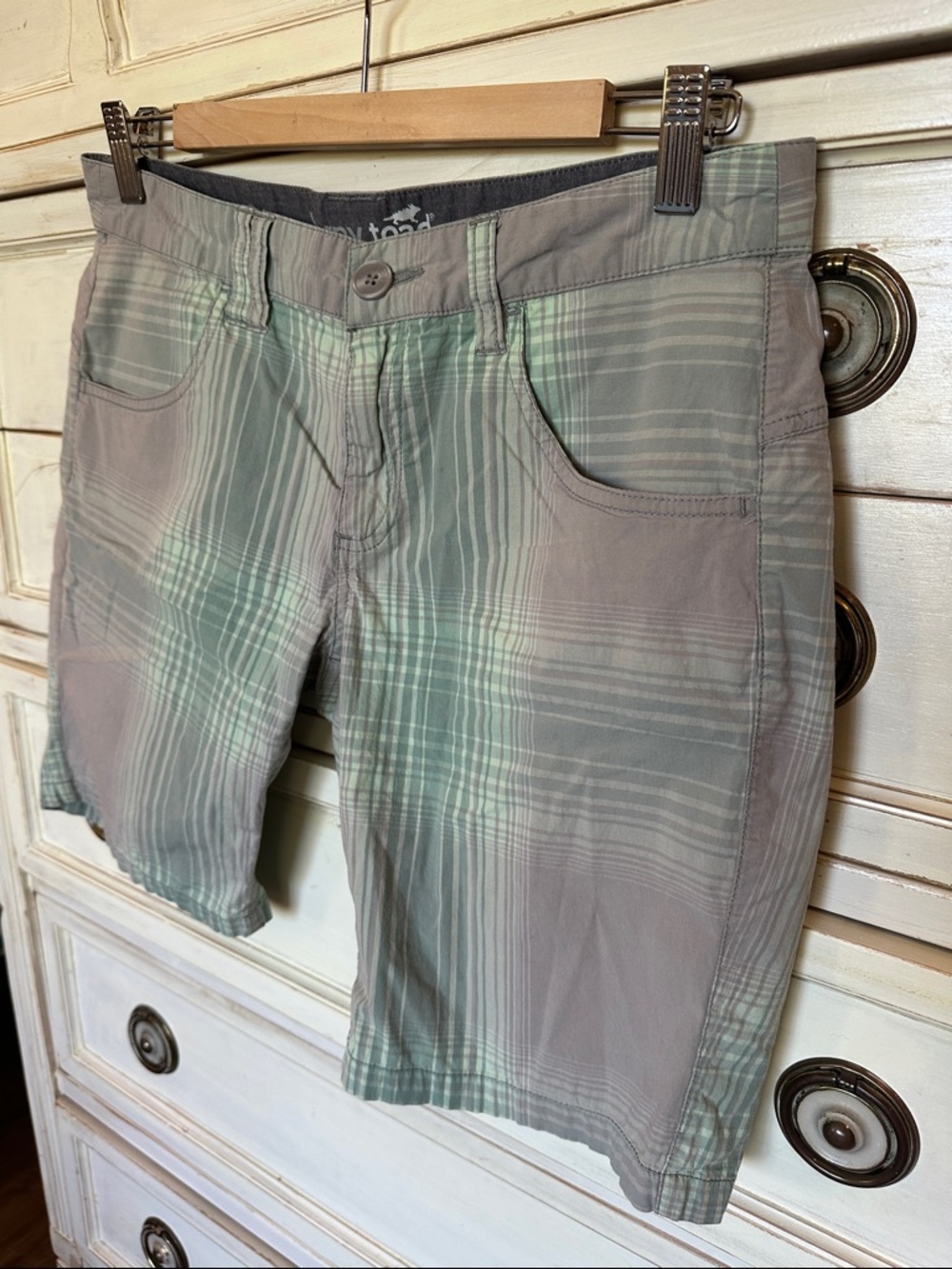 Horny Toad Women’s Flat-Front Shorts - Sage Green and Gray